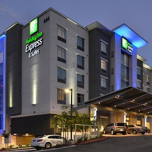 Holiday Inn Express & Suites San Diego - Mission Valley, An Ihg Hotel